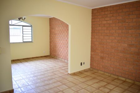 Sala de casa para alugar com 4 quartos, 300m² em Jardim Irajá, Ribeirão Preto