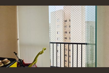 Sacada de apartamento à venda com 2 quartos, 57m² em Umuarama, Osasco