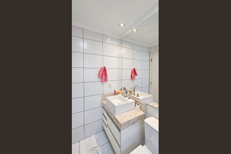 Banheiro da suíte de apartamento à venda com 2 quartos, 57m² em Umuarama, Osasco