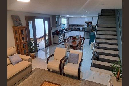 Casa à venda com 4 quartos, 273m² em Vila Mariza, São Bernardo do Campo