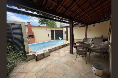 Casa à venda com 192m², 3 quartos e 2 vagas