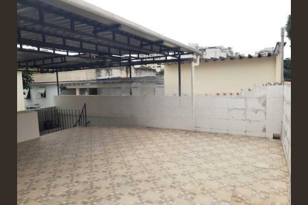 Casa à venda com 216m², 4 quartos e 2 vagas