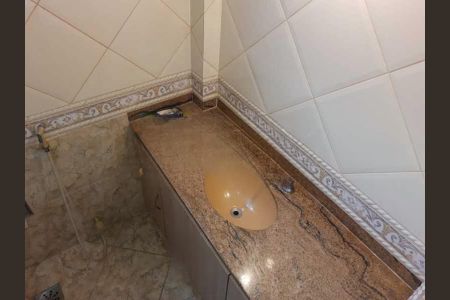 Casa à venda com 216m², 4 quartos e 2 vagas