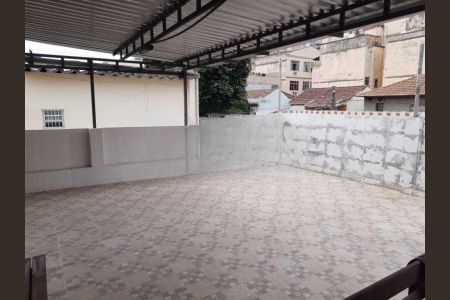 Casa à venda com 216m², 4 quartos e 2 vagas