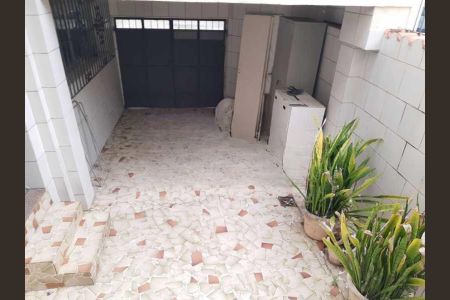 Casa à venda com 216m², 4 quartos e 2 vagas
