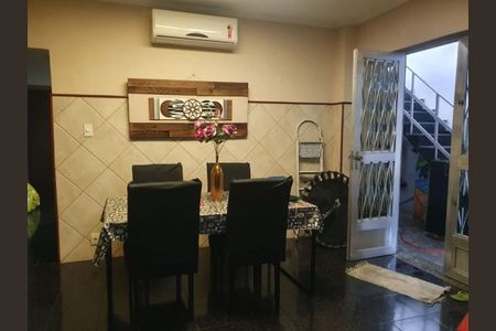 Casa à venda com 3 quartos, 81m² em Inhaúma, Rio de Janeiro