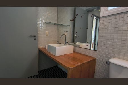 Apartamento para alugar com 340m², 4 quartos e 2 vagas Apartamento para alugar com 340m², 4 quartos e 2 vagasBanheiro da Suíte 1