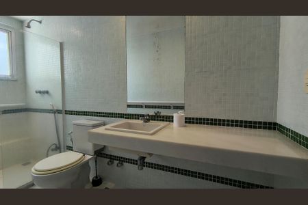 Apartamento para alugar com 340m², 4 quartos e 2 vagas Apartamento para alugar com 340m², 4 quartos e 2 vagasBanheiro da Suíte 3