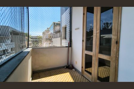 Apartamento para alugar com 340m², 4 quartos e 2 vagas Apartamento para alugar com 340m², 4 quartos e 2 vagasSacada da Suíte 3