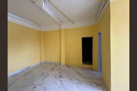 Sala de casa para alugar com 2 quartos, 70m² em Vila Cavaton, São Paulo