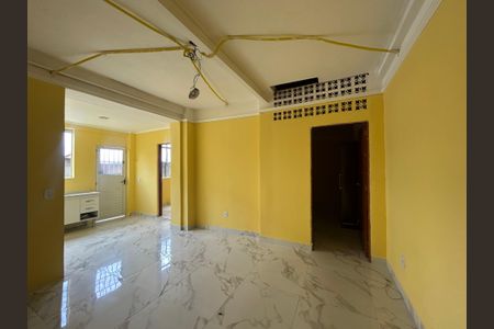 Sala de casa para alugar com 2 quartos, 70m² em Vila Cavaton, São Paulo