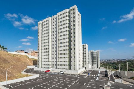Apartamento à venda com 45m², 2 quartos e 1 vaga Apartamento à venda com 45m², 2 quartos e 1 vagaFachada