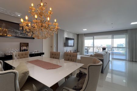 Apartamento à venda com 194m², 4 quartos e 3 vagas Apartamento à venda com 194m², 4 quartos e 3 vagasSala