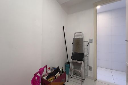 Apartamento à venda com 194m², 4 quartos e 3 vagas Apartamento à venda com 194m², 4 quartos e 3 vagasQuarto de Serviço
