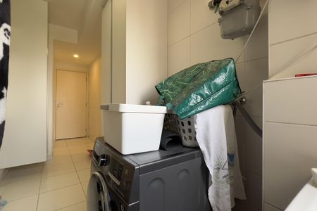 Apartamento à venda com 194m², 4 quartos e 3 vagas Apartamento à venda com 194m², 4 quartos e 3 vagasCozinha e Área de Serviço