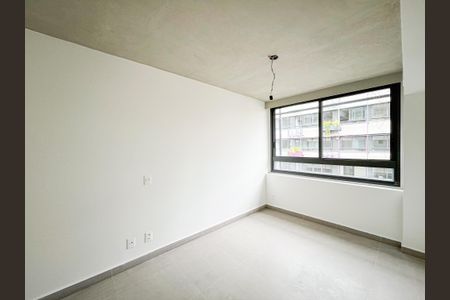 Suíte 1 de apartamento à venda com 2 quartos, 66m² em Vila Ipojuca, São Paulo