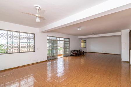 Sala de casa para alugar com 7 quartos, 444m² em Penha Circular, Rio de Janeiro