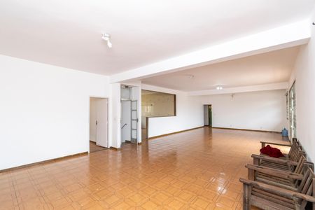 Sala de casa para alugar com 7 quartos, 444m² em Penha Circular, Rio de Janeiro