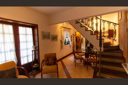 Sala de casa para alugar com 4 quartos, 70m² em Santa Rosa, Niterói