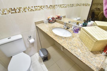 Apartamento à venda com 74m², 3 quartos e 2 vagasBanheiro
