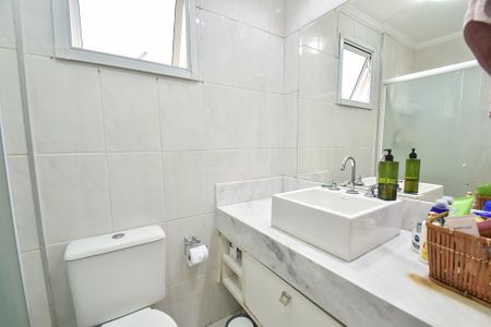 Apartamento à venda com 74m², 3 quartos e 2 vagasBanheiro da suíte