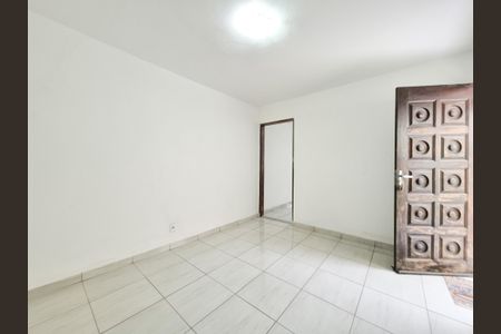 Sala de casa à venda com 2 quartos, 120m² em Vila Carmosina, São Paulo