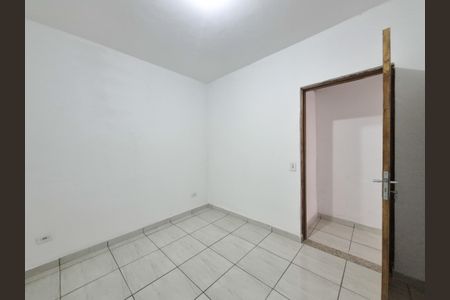 Suíte de casa à venda com 2 quartos, 120m² em Vila Carmosina, São Paulo