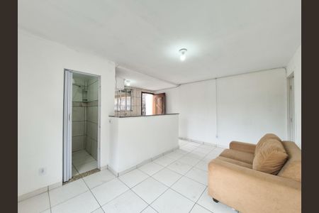 Sala de casa para alugar com 1 quarto, 50m² em Vila Carmosina, São Paulo