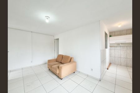 Sala de casa para alugar com 1 quarto, 50m² em Vila Carmosina, São Paulo