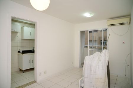Sala de apartamento para alugar com 1 quarto, 40m² em Maceio, Niterói