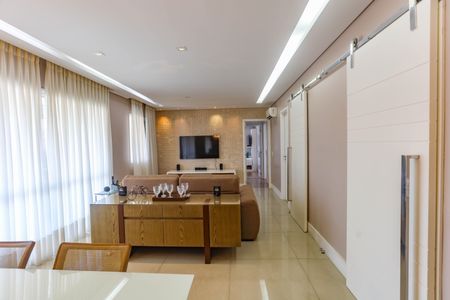 Apartamento à venda com 112m², 3 quartos e 2 vagas Apartamento à venda com 112m², 3 quartos e 2 vagasSala