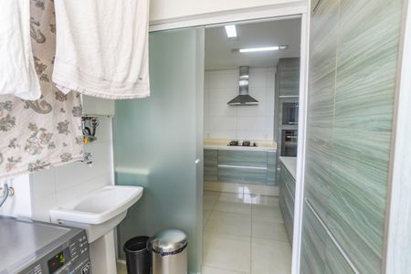 Apartamento à venda com 112m², 3 quartos e 2 vagas Apartamento à venda com 112m², 3 quartos e 2 vagasÁrea de serviço
