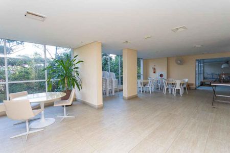 Apartamento à venda com 112m², 3 quartos e 2 vagas Apartamento à venda com 112m², 3 quartos e 2 vagasÁrea comum - Salão de festas