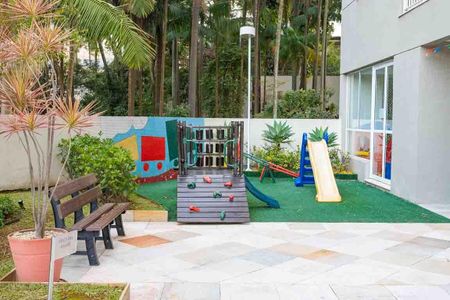 Apartamento à venda com 112m², 3 quartos e 2 vagas Apartamento à venda com 112m², 3 quartos e 2 vagasÁrea comum - Playground