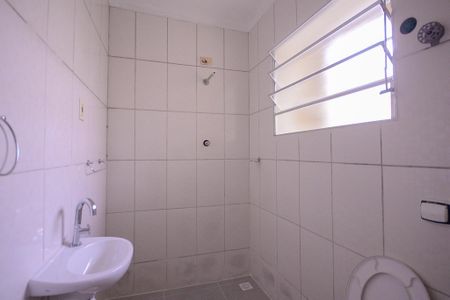 Casa para alugar com 60m², 2 quartos e sem vaga Casa para alugar com 60m², 2 quartos e sem vagaBanheiro