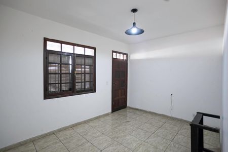Sala de casa para alugar com 3 quartos, 297m² em Novo Glória, Belo Horizonte