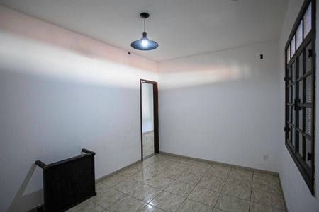 Sala de casa para alugar com 3 quartos, 297m² em Novo Glória, Belo Horizonte