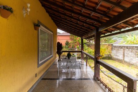 Varanda de casa para alugar com 3 quartos, 800m² em Itaipu, Niterói