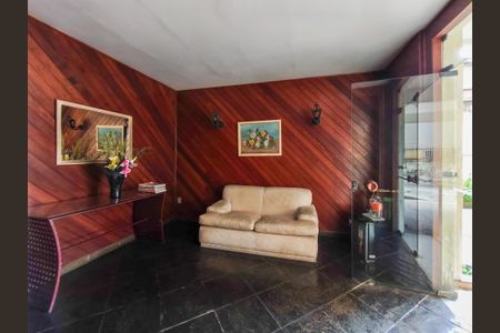 Apartamento à venda com 58m², 2 quartos e 1 vagaFachada e portaria