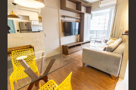 Sala de apartamento para alugar com 1 quarto, 45m² em Vila Regente Feijó, São Paulo