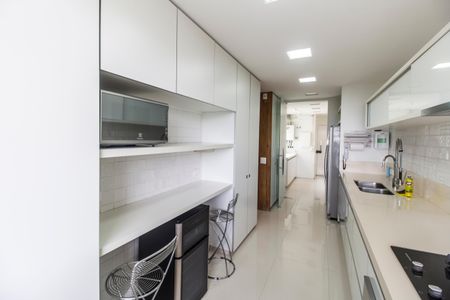 Apartamento para alugar com 201m², 2 quartos e 4 vagasCozinha