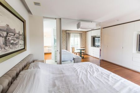 Apartamento para alugar com 201m², 2 quartos e 4 vagasSuíte 1