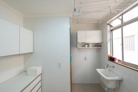 Apartamento para alugar com 105m², 4 quartos e 2 vagas Apartamento para alugar com 105m², 4 quartos e 2 vagasLavanderia