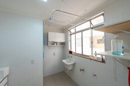 Apartamento para alugar com 105m², 4 quartos e 2 vagas Apartamento para alugar com 105m², 4 quartos e 2 vagasLavanderia