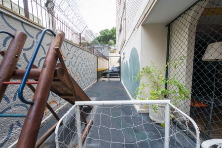 Apartamento para alugar com 105m², 4 quartos e 2 vagas Apartamento para alugar com 105m², 4 quartos e 2 vagasPlayground