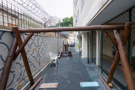 Apartamento para alugar com 105m², 4 quartos e 2 vagas Apartamento para alugar com 105m², 4 quartos e 2 vagasPlayground