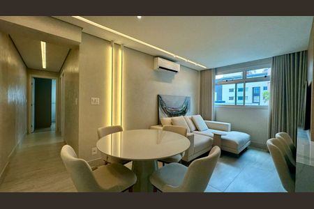 Apartamento à venda com 65m², 2 quartos e 2 vagasSala