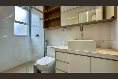 Apartamento à venda com 65m², 2 quartos e 2 vagasBanheiro da Suíte 1