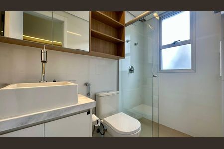 Apartamento à venda com 65m², 2 quartos e 2 vagasBanheiro da Suíte 2