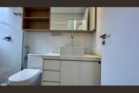 Apartamento à venda com 65m², 2 quartos e 2 vagasBanheiro da Suíte 1